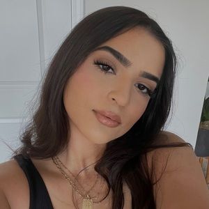 Meet your Posher, Jhoana